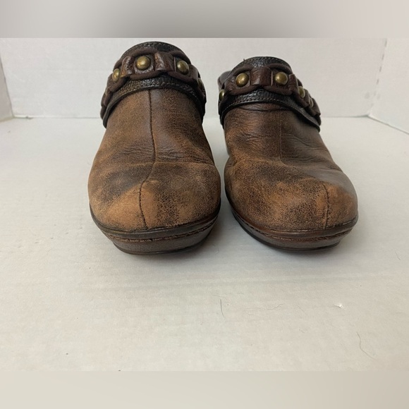 Nurture Dory Womens 8 1/2 M Clogs Mules Brown Metal Stud Leather 3" Heel Slip On - Picture 4 of 10